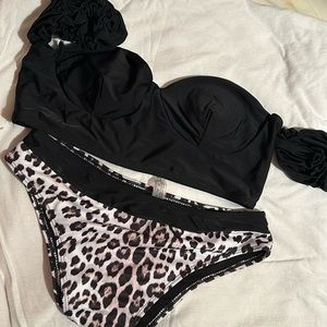 Black strapless ruffled top with high cut cheeky leopard bikini bottom SHEIN